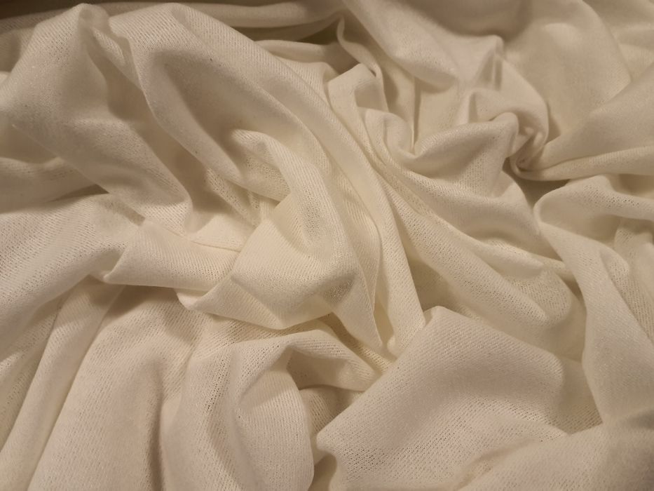Tkanina ecru cieńsza szer.150 cm.