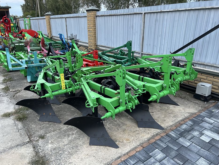 Плуг двохкорпусний Bomet