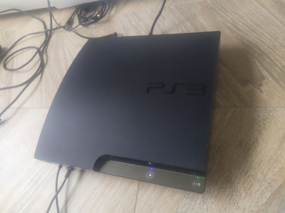 PlayStation 3 + 2 pady