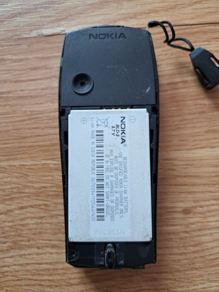 Stara komórka Nokia 6610