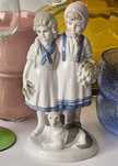 Figurka piękna stara porcelana dzieci