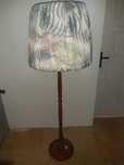 Stojąca lampa wysoka