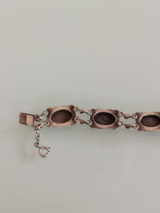 Lindo pulseira de prata antiga com camafeus.. Marca de prata no fecham