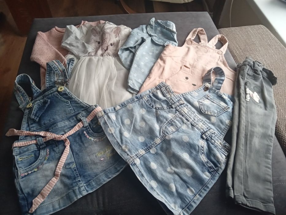 Sukienki. Ogrodniczki . Katana