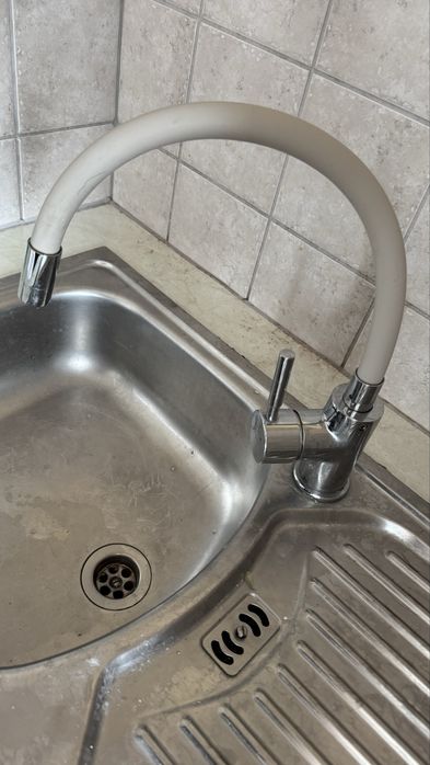 Zlew jednokomorowy z ociekaczem