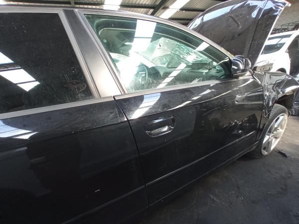 Porta frente direita AUDI A4 (8EC, B7)