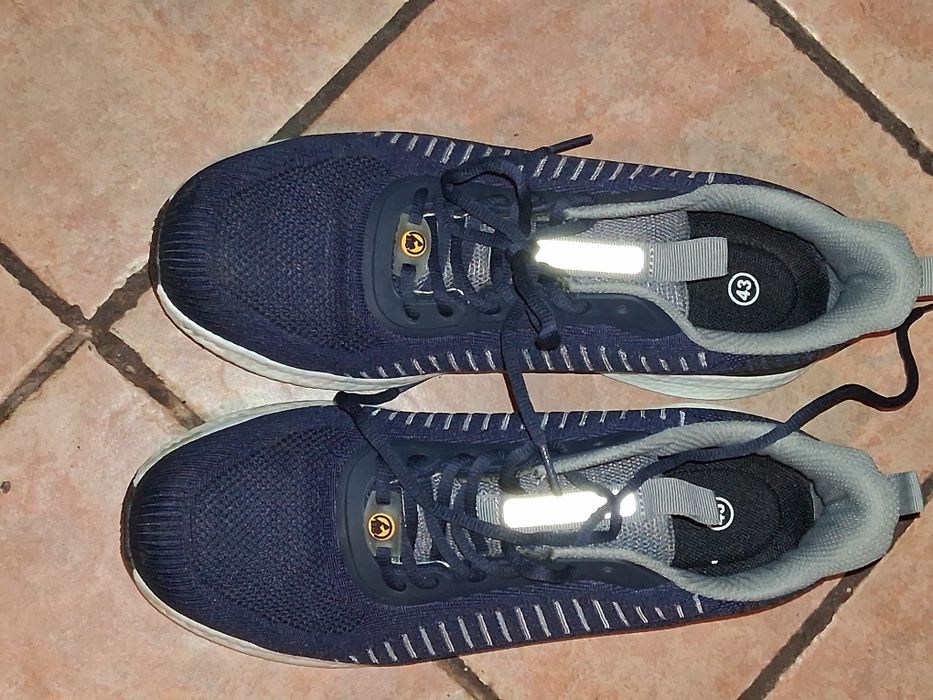 Sprzedam buty robocze.