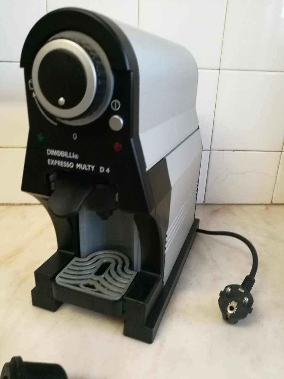 Maquina de café multimarcas Nespresso Dolce Gusto pastilhas também pó