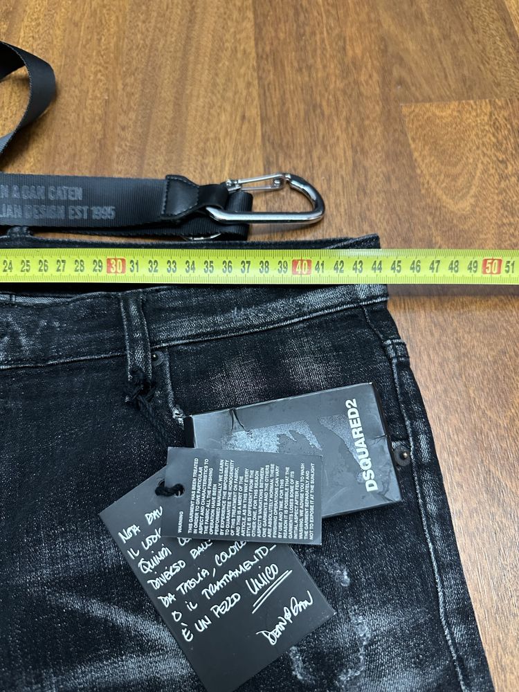 Продаю новые мужские джинсовые шорты DSQUARED2