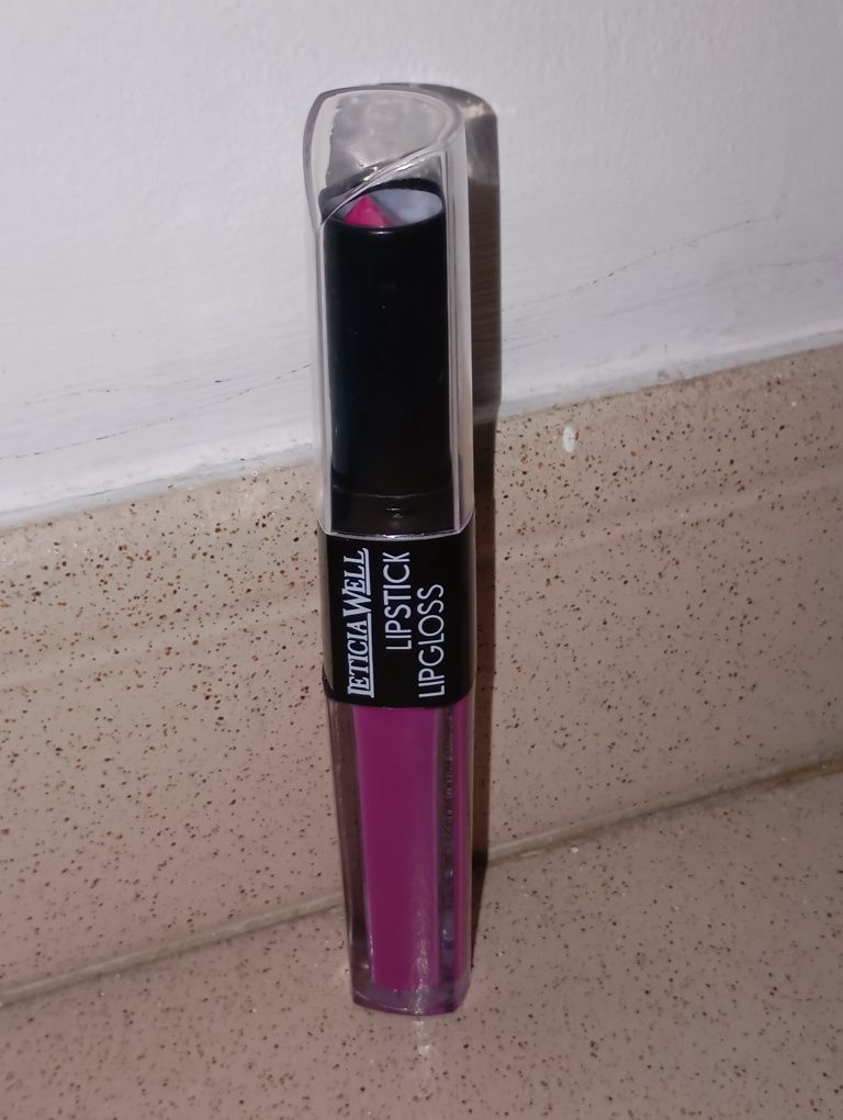 Batom e gloss rosa