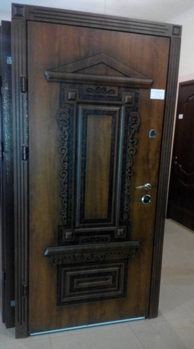 Вхідні двері дверь входная