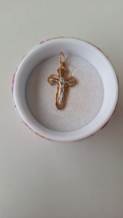 Золотий хрестик новий комбінований вага 1,68 г.