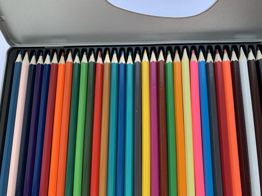 Набір дерев'яних кольорових олівців 36 кольорів у металевій упаковці