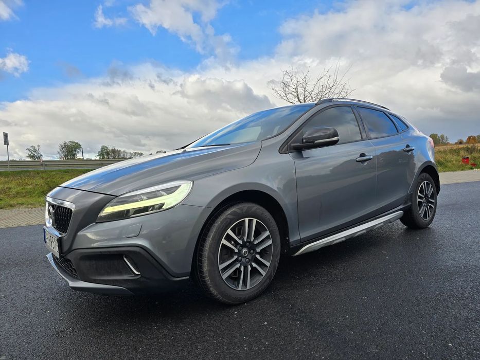 Volvo V40 Volvo V40 Lift 2.0D 120km Full Led Virtual Cocpit Navi Zadbany!!!