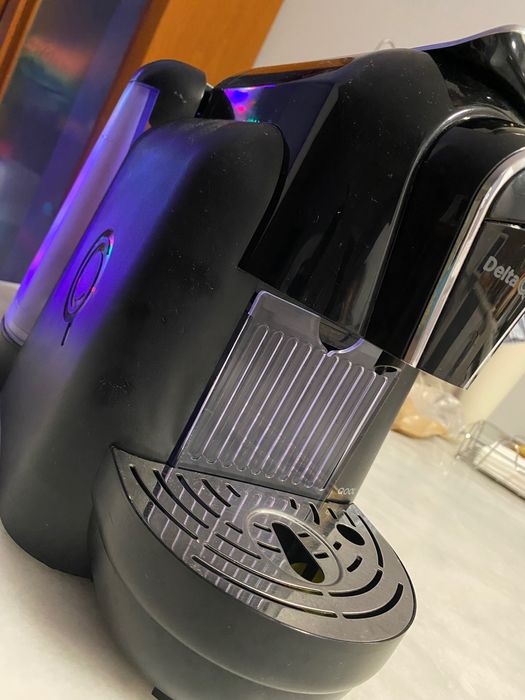 Máquina café cápsulas Delta Qool