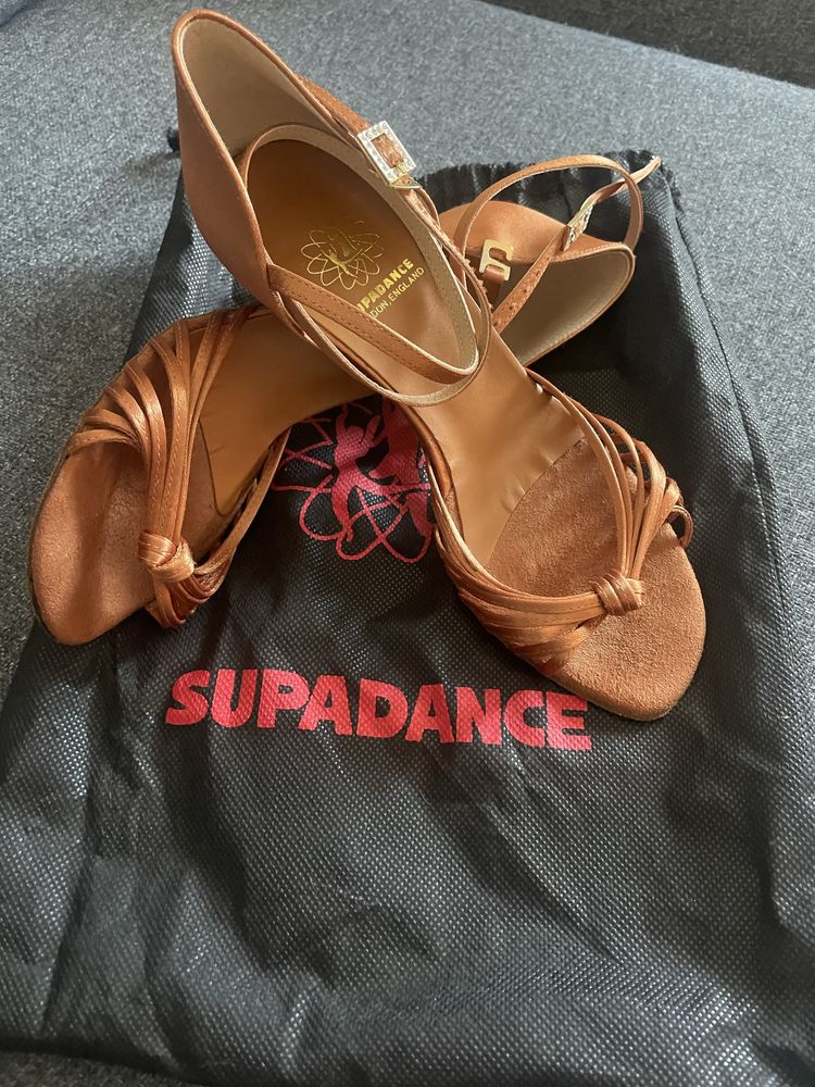 Sapatos de danças latinas, Supadance