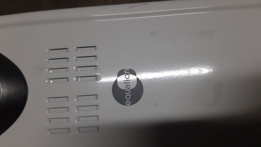 Aquecedor a óleo a funcionar como novo e em bom estado