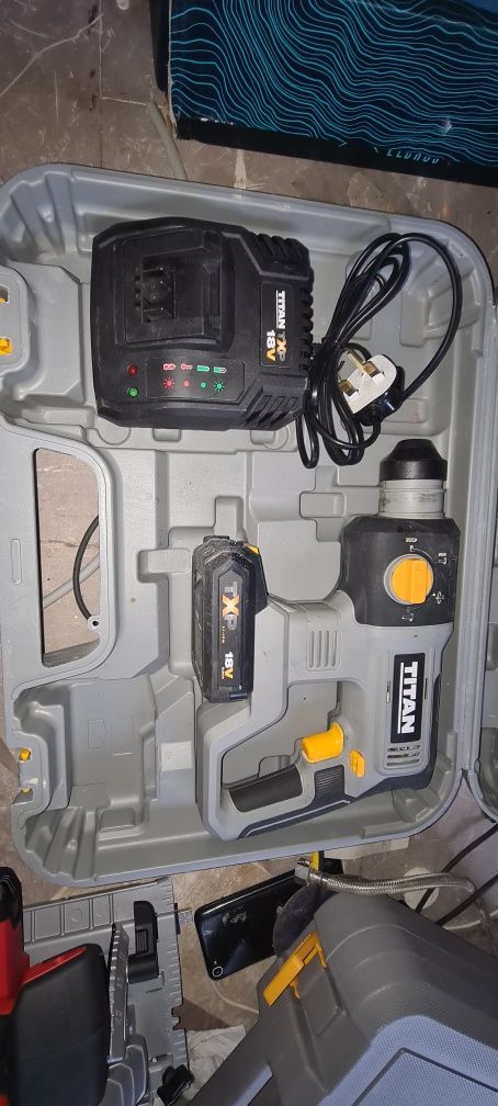 Titan mlotowiertarka 18v zestaw