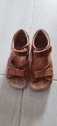 Sandalki dla dziewczynki Mrugała. 30