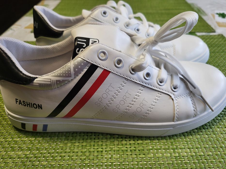 Buty sportowe rozmiar42
