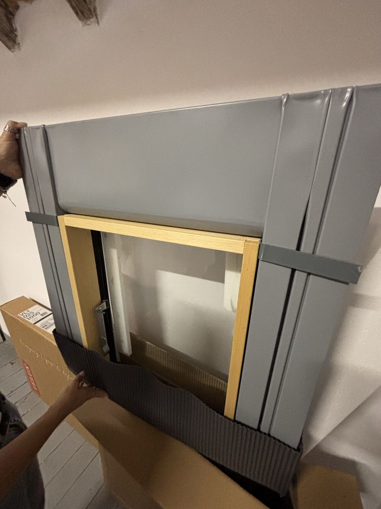 2 Claraboias Velux novas na caixa