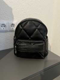 Рюкзак чорного кольору