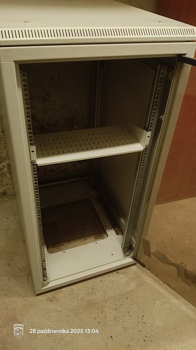 Szafa serwerowa używana.