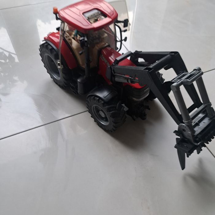 Ciągnik bruder Case III