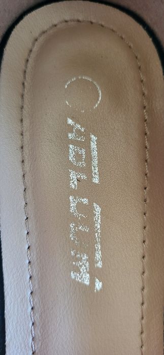 Zamszowe  balerinki na koturnie rozmiar 24