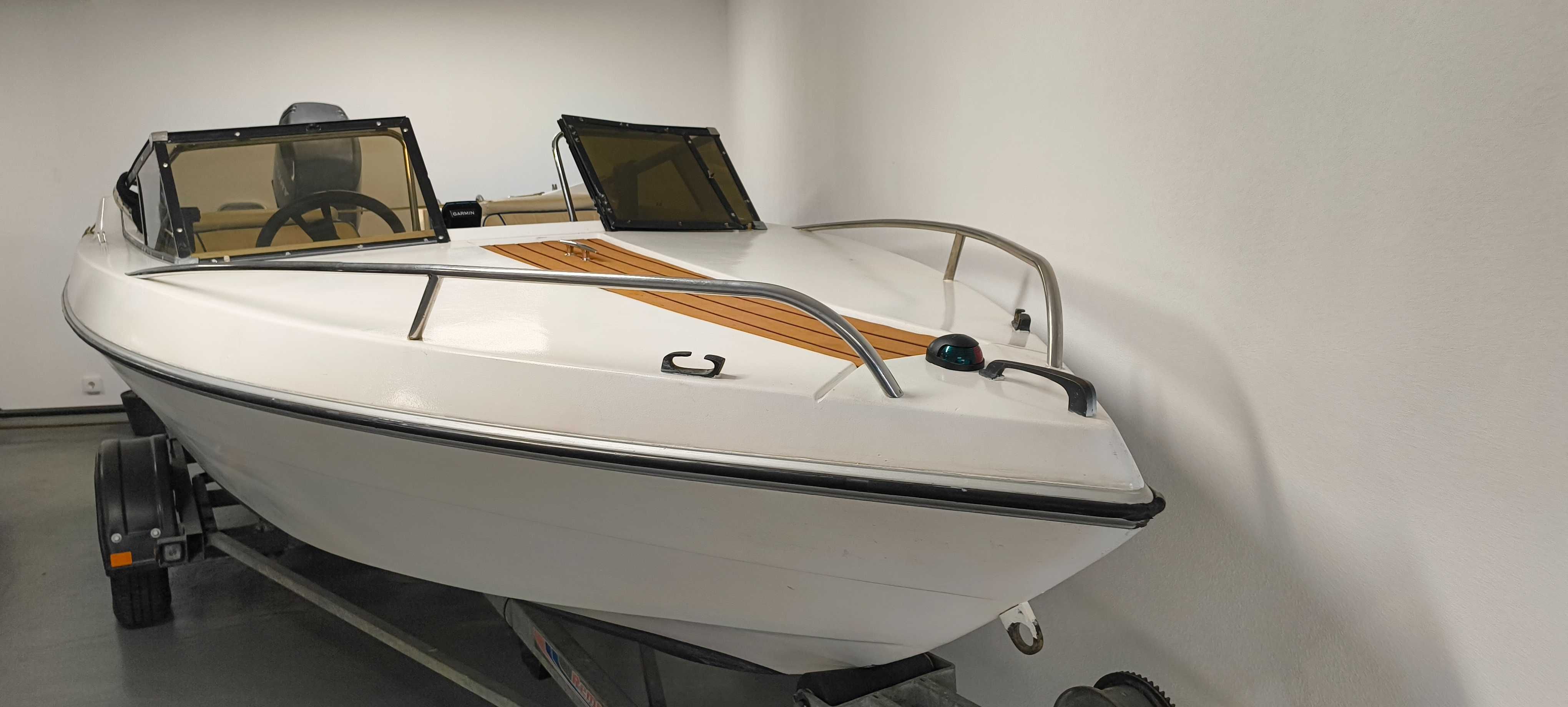 Barco VIMAR 490S c/ Motor Mercury 4 tempos