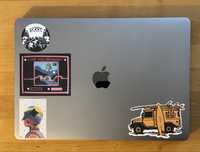MacBook Pro 13” M2 (2022) • 8GB / 256GB SSD • Stan idealny