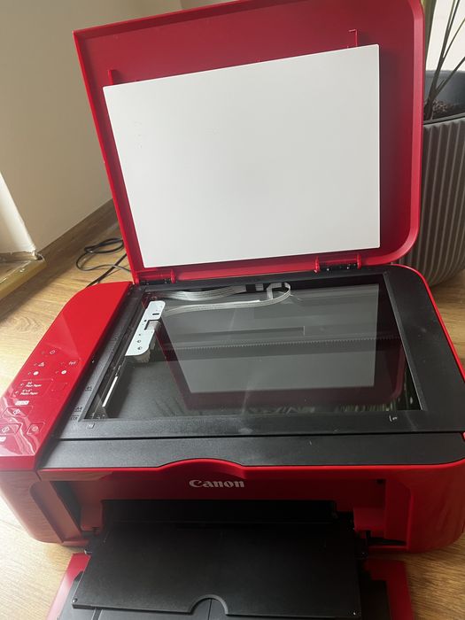 Drukarka Canon drukuje zdjęcia