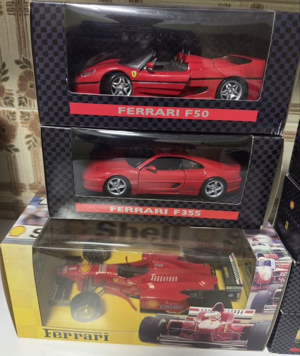 Brinquedos (carros+motas)