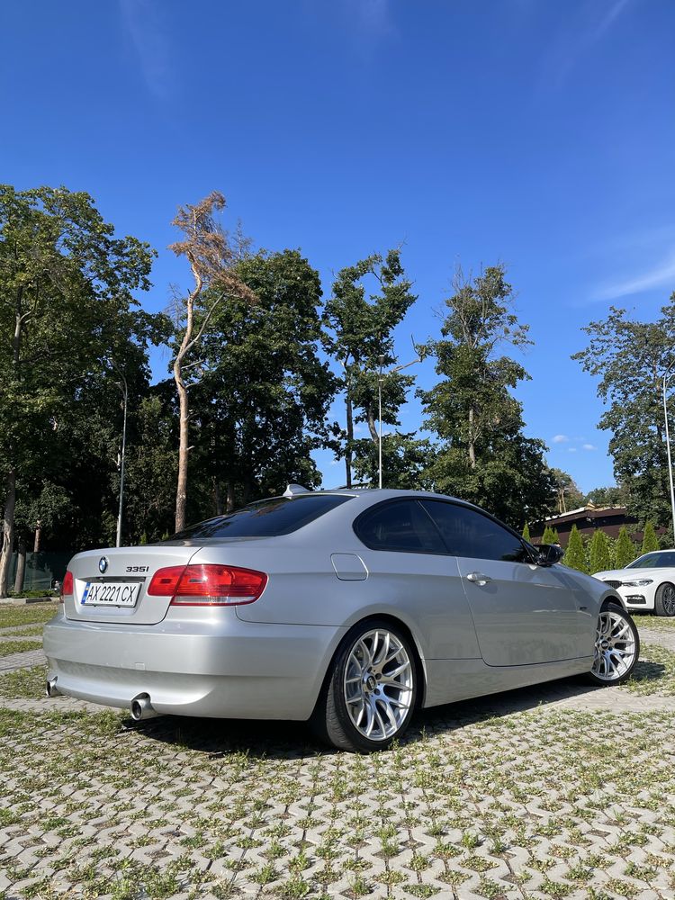 Продам БМВ е92 335і