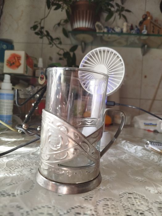 Продам стакан с подстаканником .