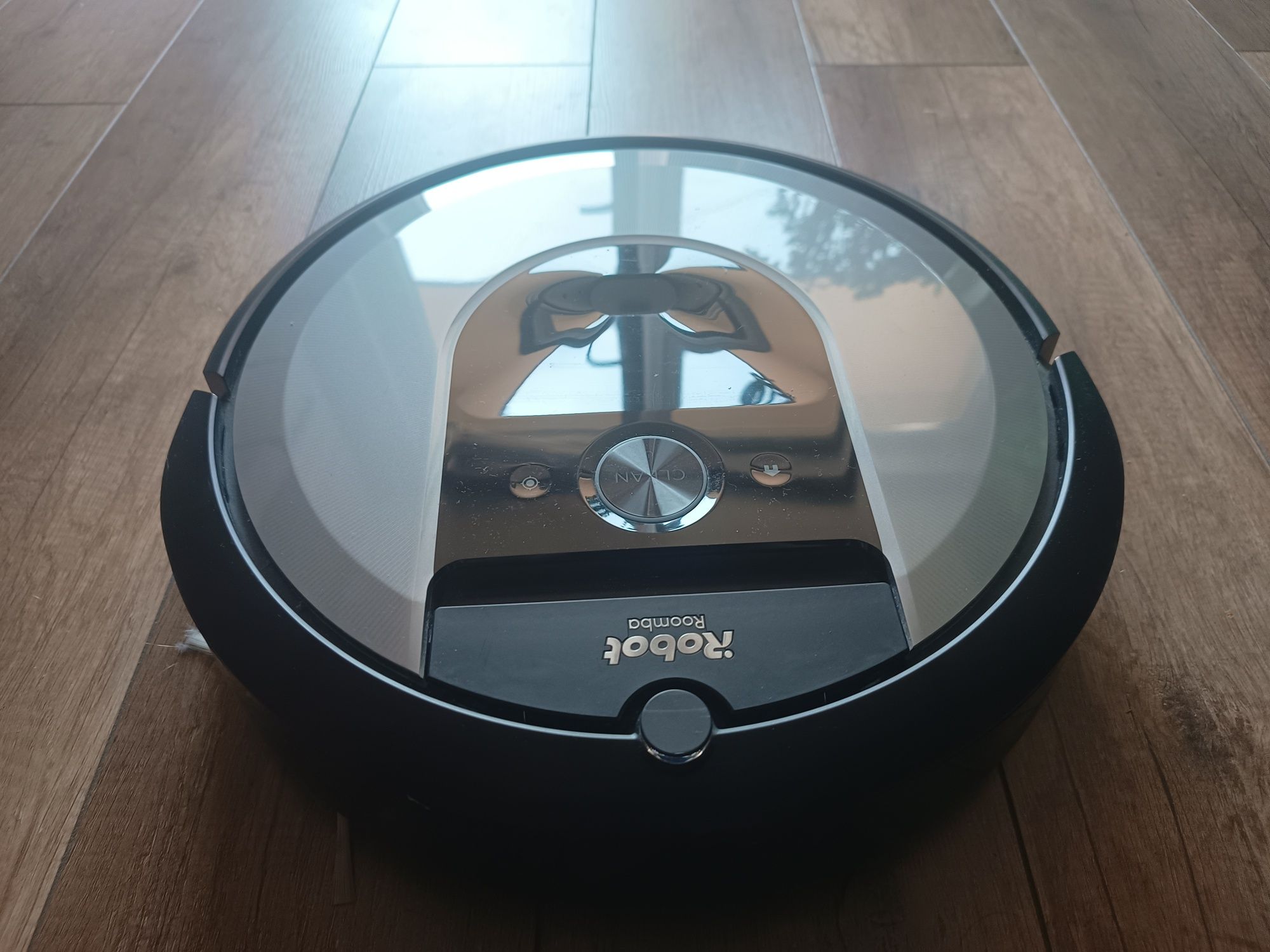 Odkurzacz bezprzewodowy Roomba i7 prawie nowy
