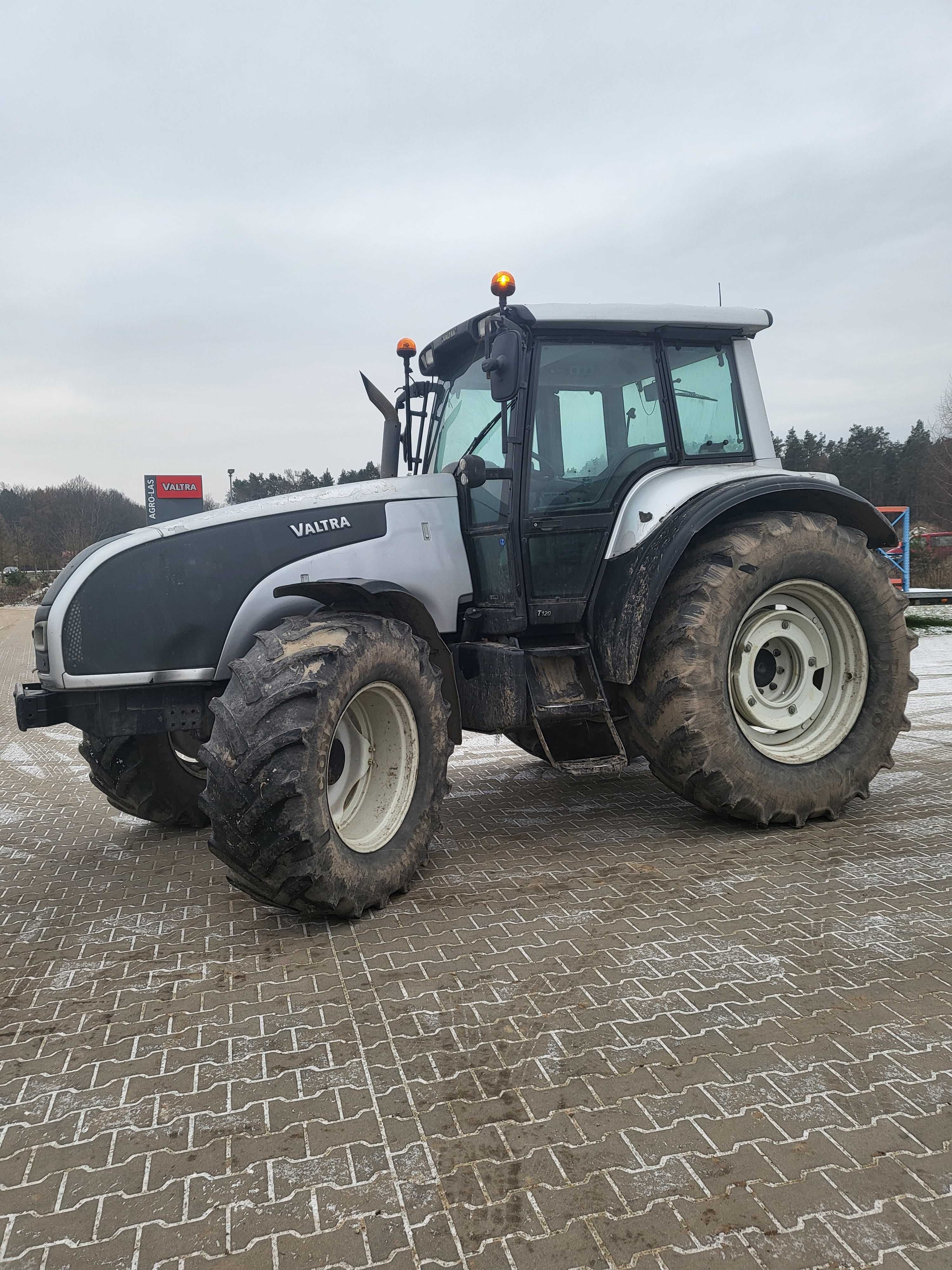 Ciągnik VALTRA T120