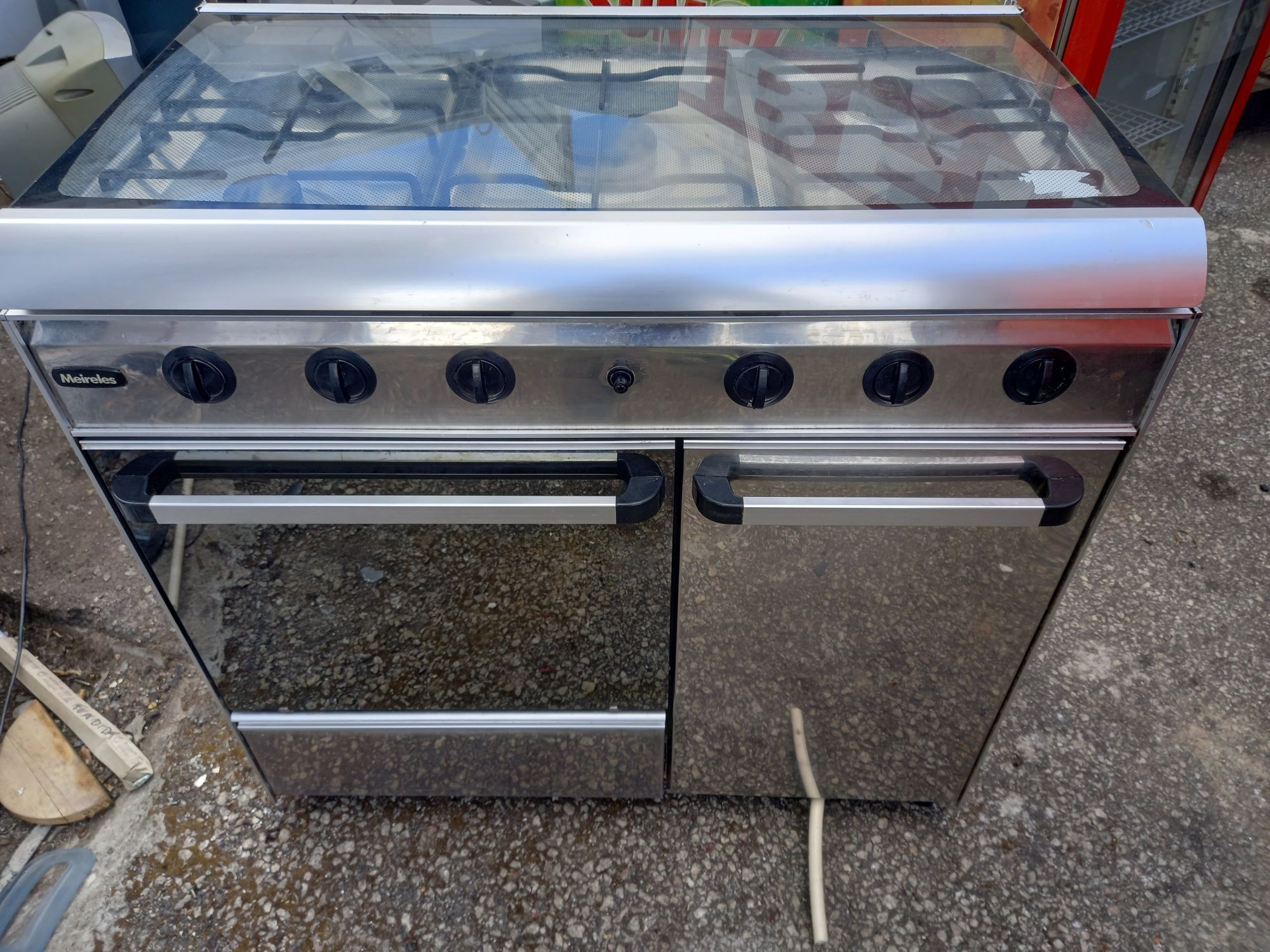 Fogão de gás e forno