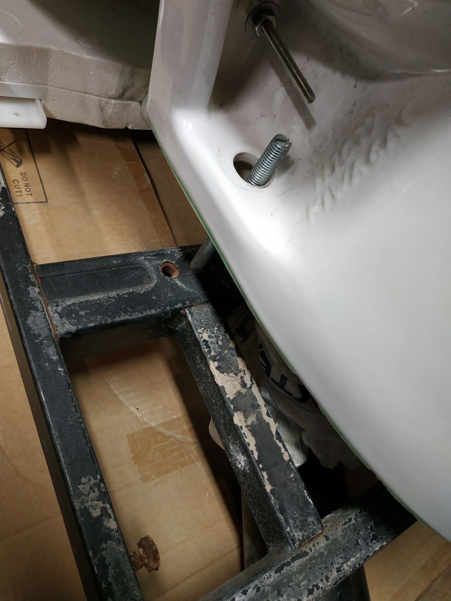Toaleta WC miska podwieszana KOŁO ze stelażem ROCA