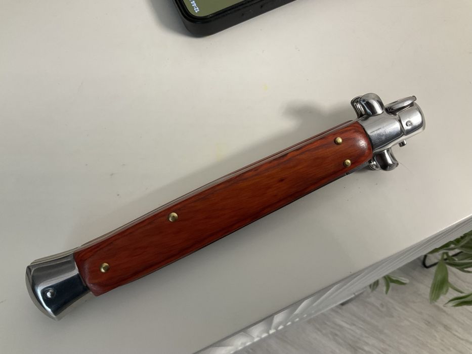 нож стилет итальянский  боевой  режет как скальпель