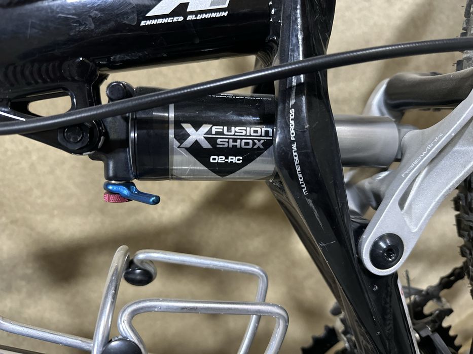 Велосипед двухподвес Specialized FSR XC Comp