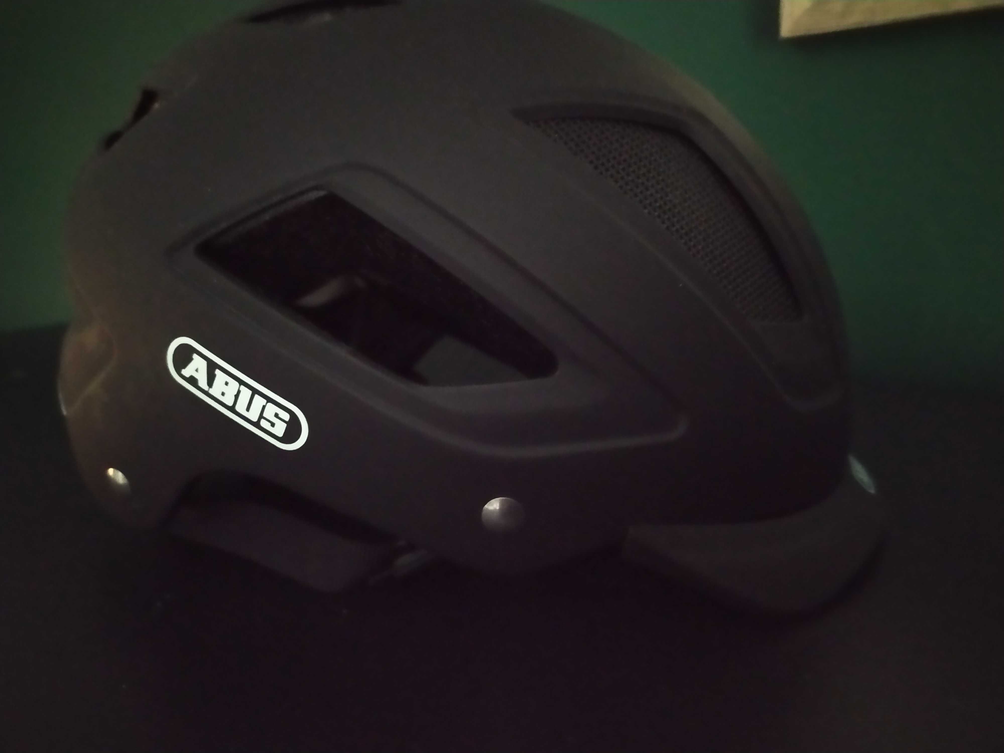 Kask rowerowy Abus Hyban 2.0 czarny