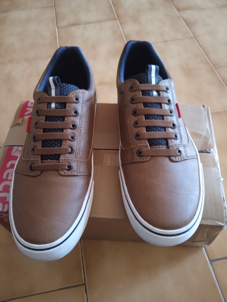 Sapatilhas da marca Memphis One