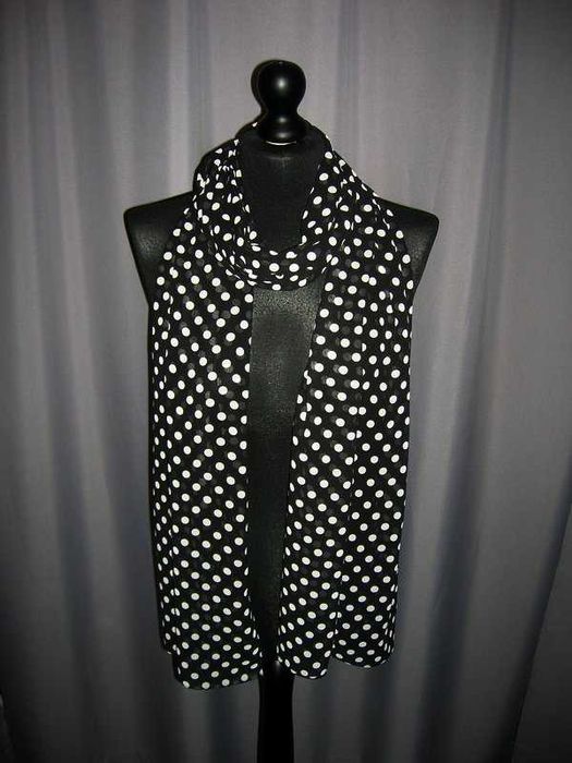 Apaszka, szal, szyfon czarny w białe grochy