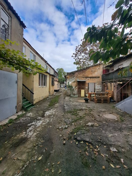 Квартира со своим палисадником !