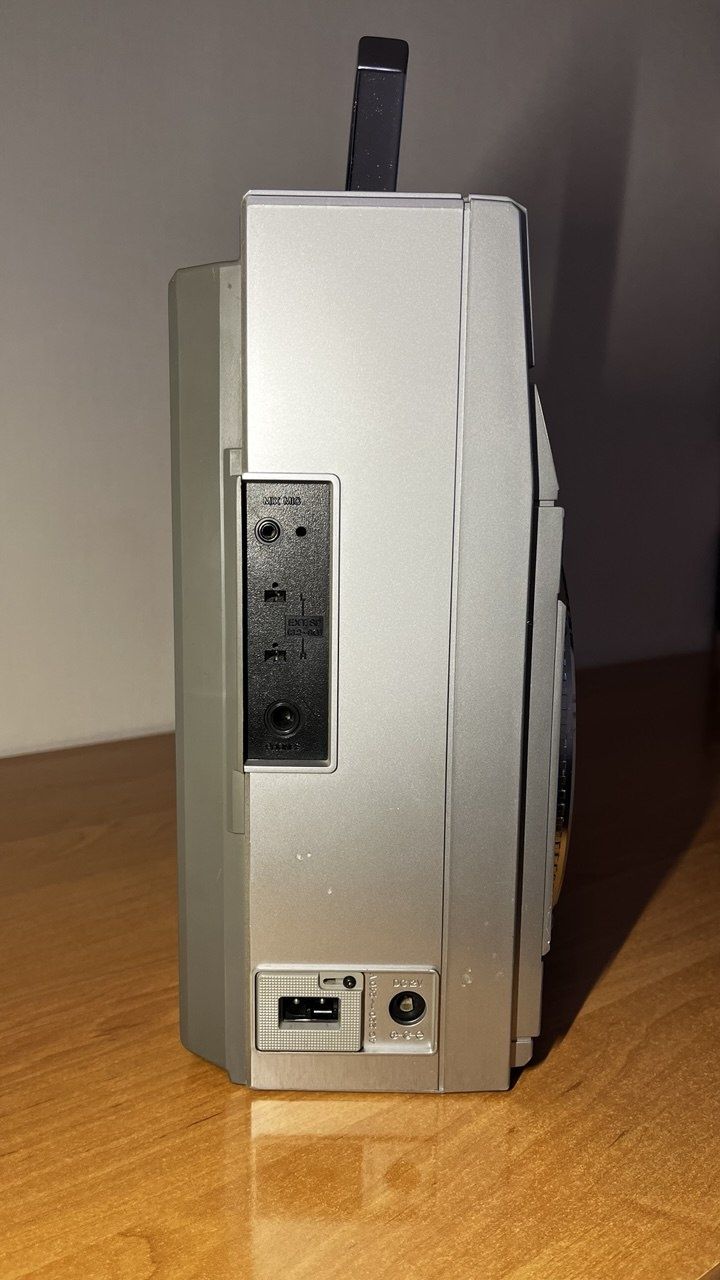 Sharp GF 8989 магнітола.