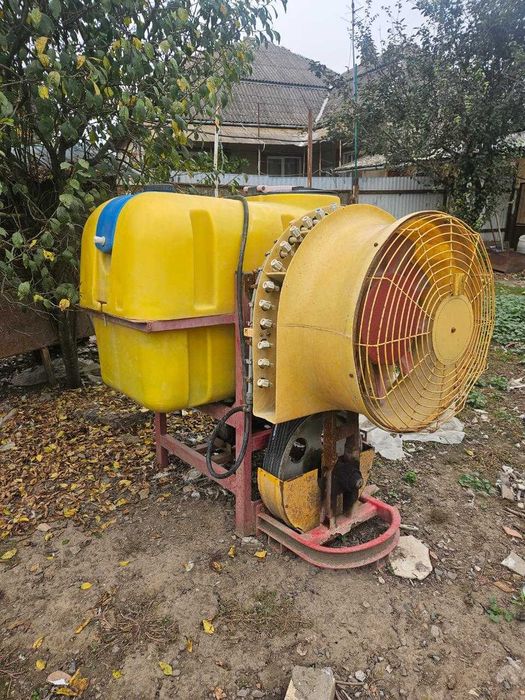 Продам обприскувач 600 л