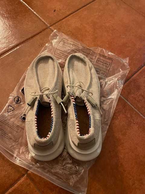 "Novos" Sapatos Casual