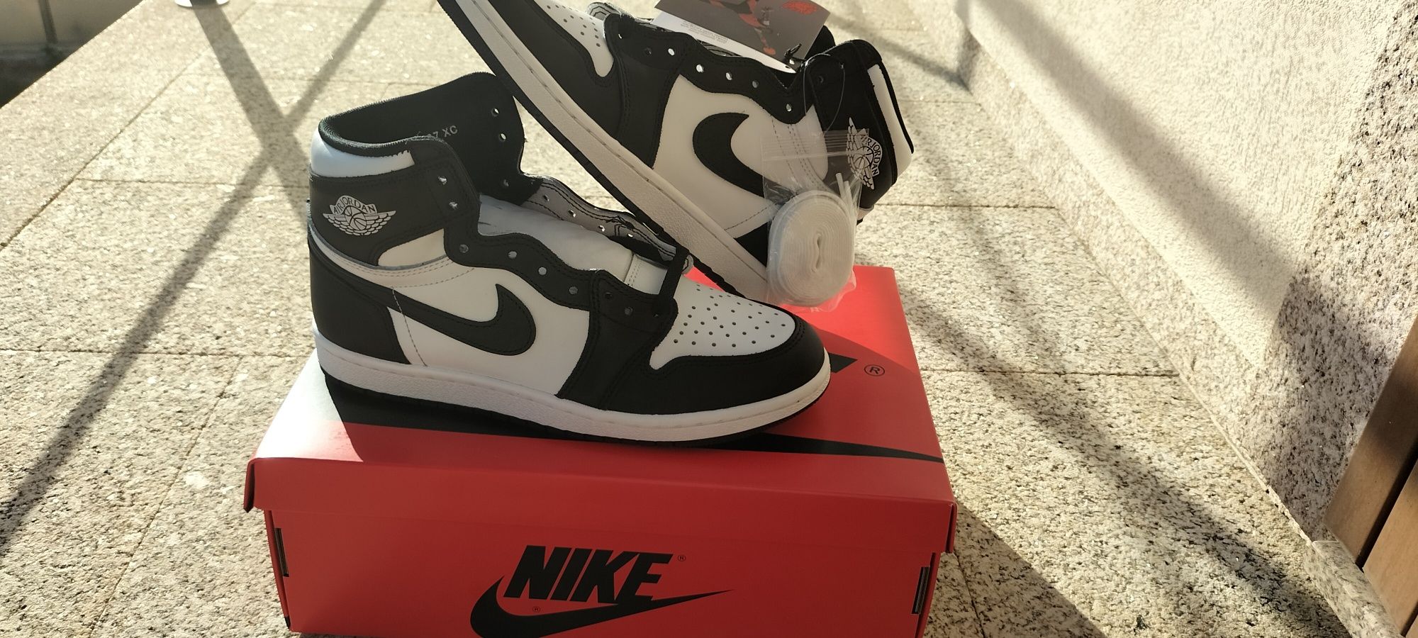 Air Jordan 1 retro high 85 preto e branco