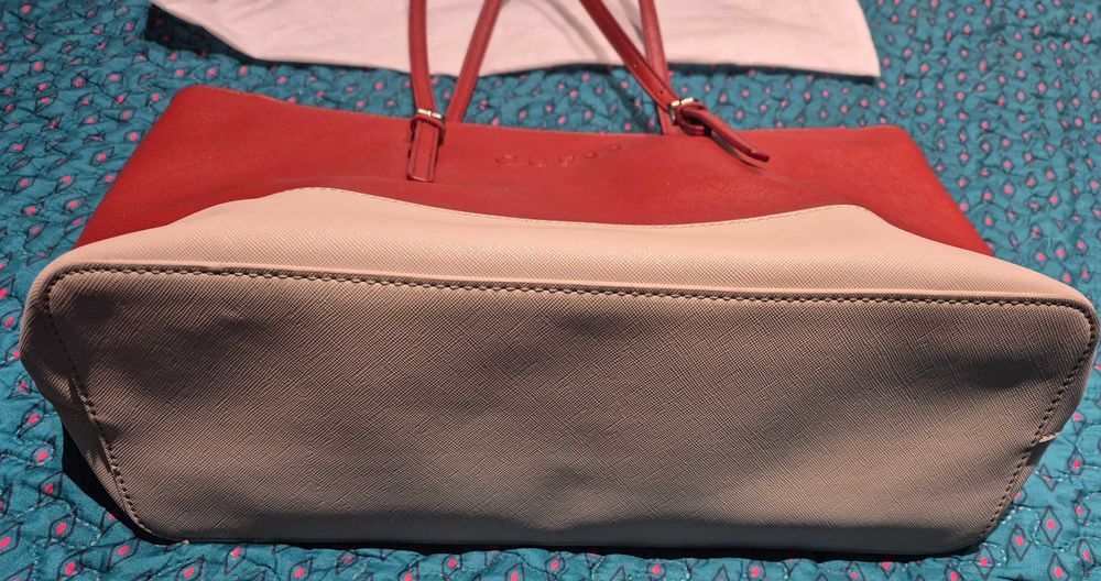 Torebka Guess na ramię i do ręki